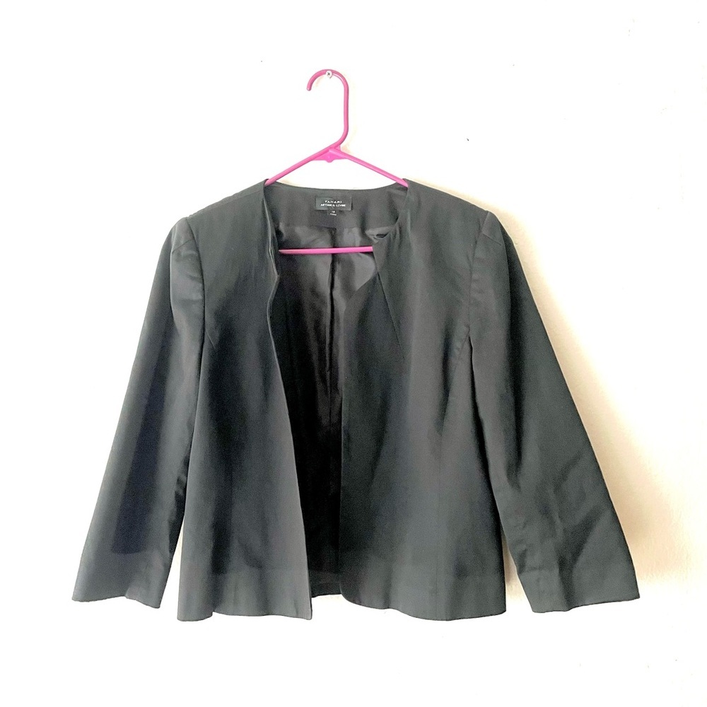 Tahari‎ Women's Elegant Black Blazer